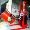 Xe nâng quay đổ phuy điện gắn cân