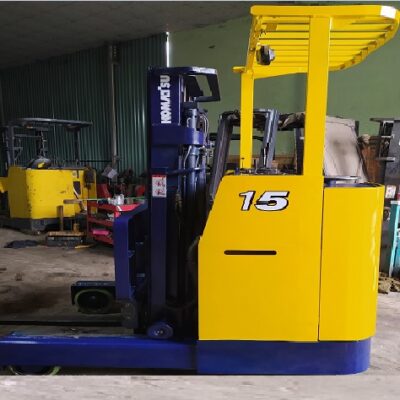 Cho thuê xe nâng đứng lái 3m giá tốt